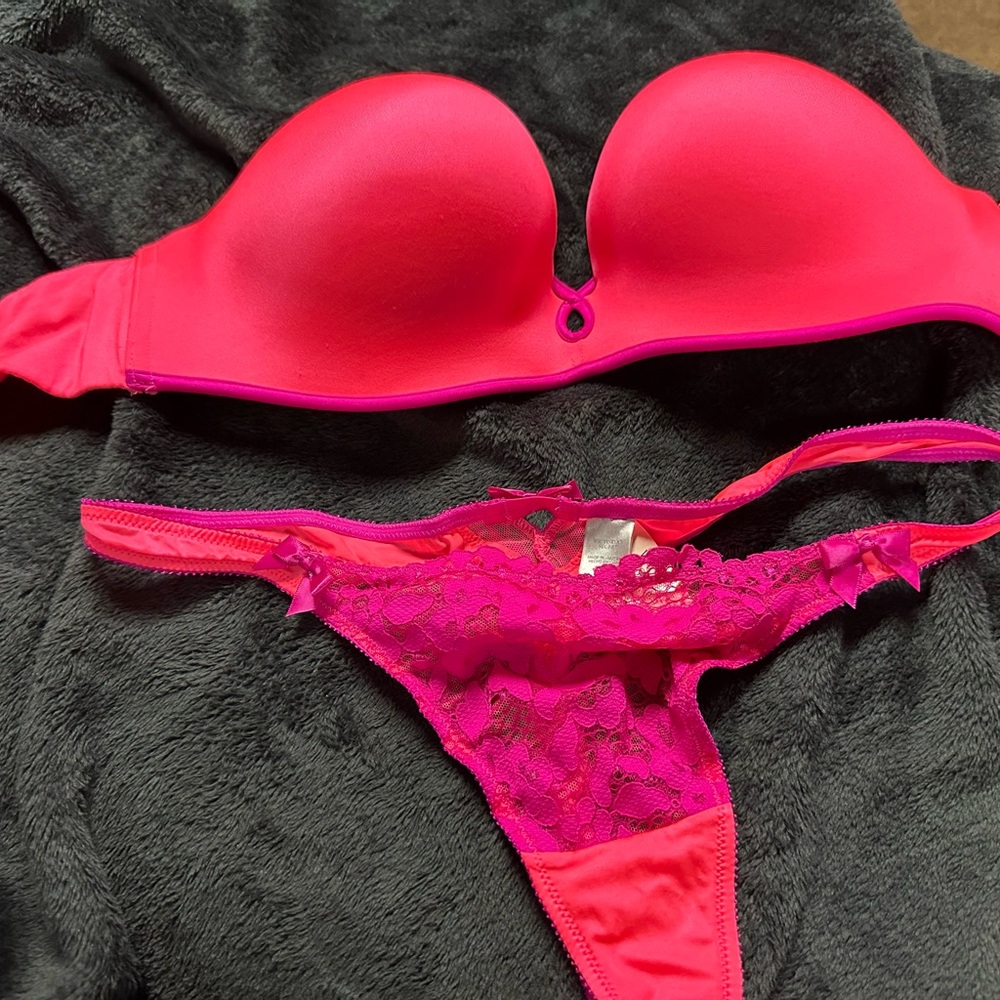 Victoria’s Secret strapless bombshell bra 36C and thong L set